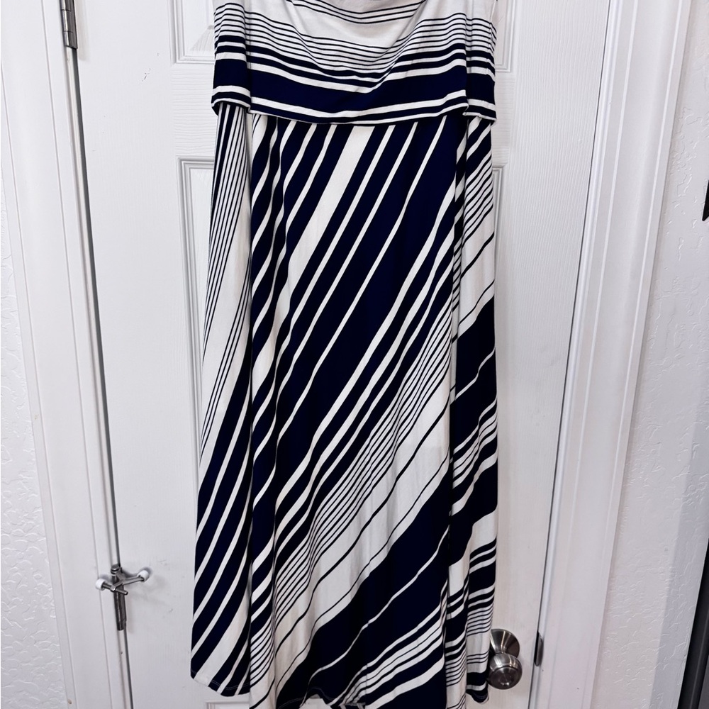 Chelsea & Theodore Navy and White Striped Maxi - Picture 4 of 4